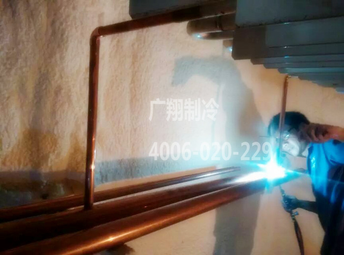 1466750011172557